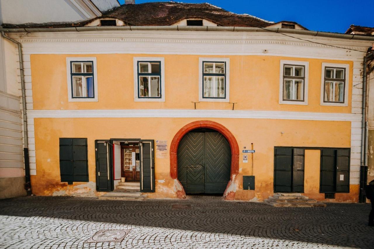 Central Am Brukenthal Hermannstadt Exterior foto